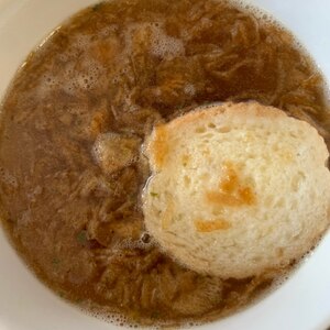 玉ねぎ丸ごと☘️皮の煮汁入り食べるスープ